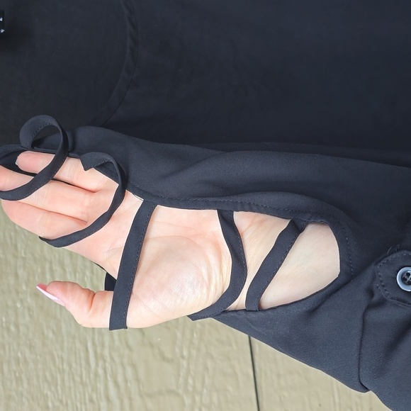 Torrid Black Ladder Cut Georgette Blouse 2x - Picture 9 of 11